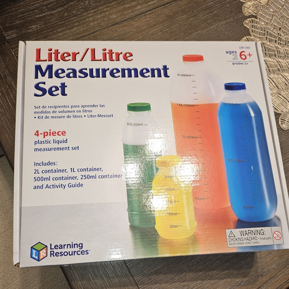 Learning Resources Liter/Litre Measurement Set - Multicolor